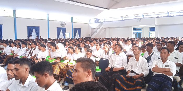 Lantik 834 PPS Di Kabupaten Ende, Ketua KPU : Bekerja Secara Profesional Dan Taat Terhadap Regulasi