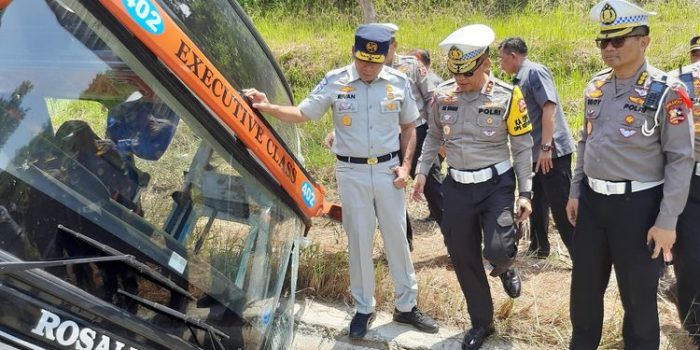 Kakorlantas : Identitas 4 Korban Meninggal Kecelakaan Bus Rosalia Indah Teridentifikasi, 3 Korban Masih Diproses